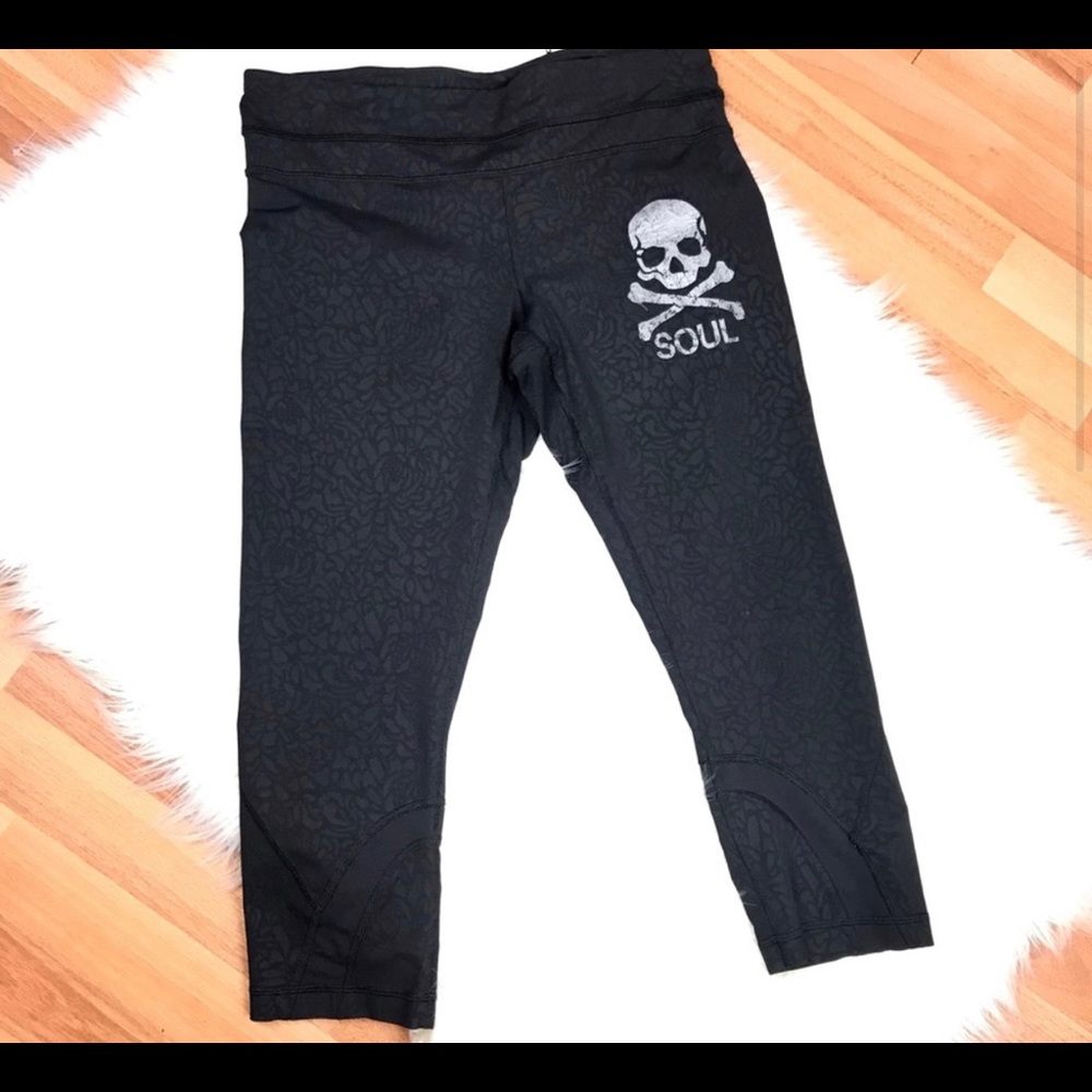 Lululemon Soulcycle Skull Floral Cropped Leggings